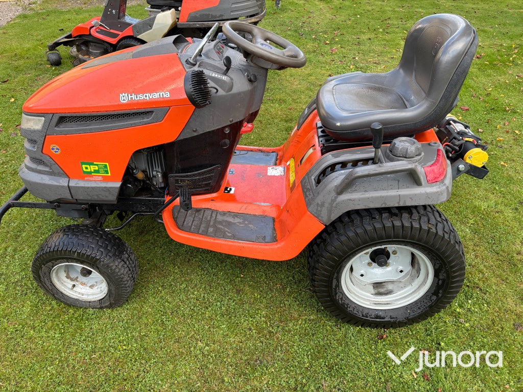 Åkgräsklippare Husqvarna GTH 260 XPT - Sekačka na trávu: obrázek 2 Åkgräsklippare Husqvarna GTH 260 XPT - Sekačka na trávu: obrázek 2