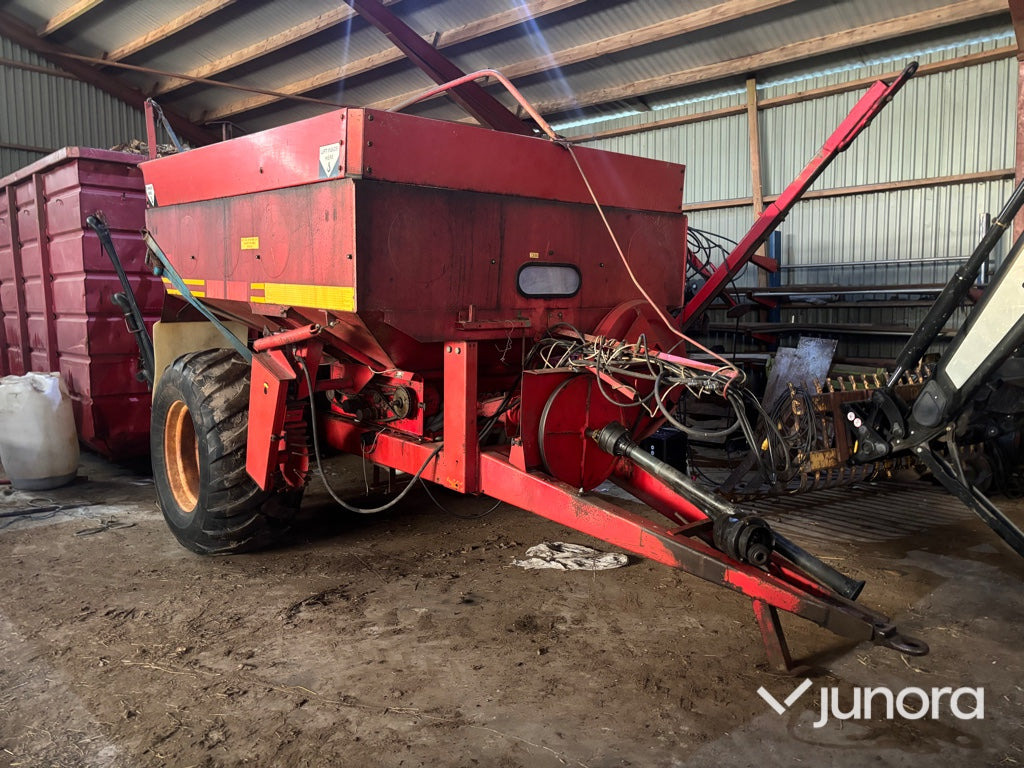 Gödningspridare - Överum Tive 6012 - Rozmetadlo chlévské mrvy: obrázek 1 Gödningspridare - Överum Tive 6012 - Rozmetadlo chlévské mrvy: obrázek 1