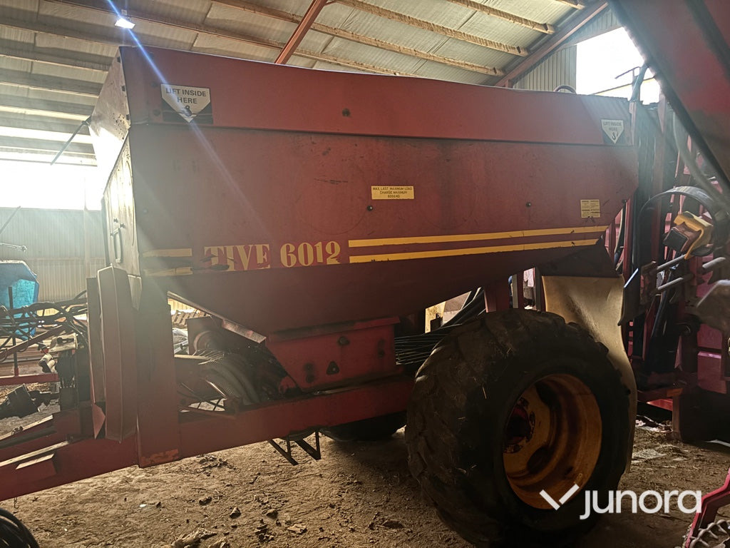 Gödningspridare - Överum Tive 6012 - Rozmetadlo chlévské mrvy: obrázek 5 Gödningspridare - Överum Tive 6012 - Rozmetadlo chlévské mrvy: obrázek 5