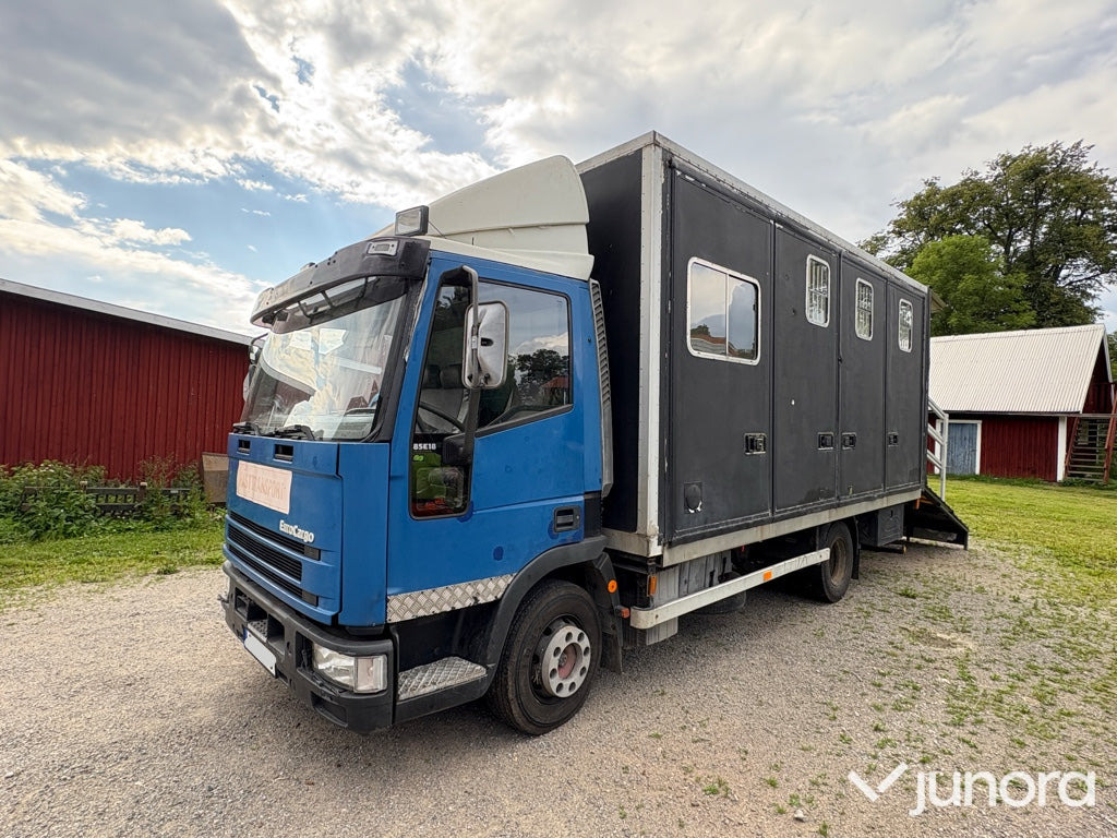 Hästtransport Iveco EuroCargo 85E18 - Auto na přepravu koní: obrázek 1 Hästtransport Iveco EuroCargo 85E18 - Auto na přepravu koní: obrázek 1