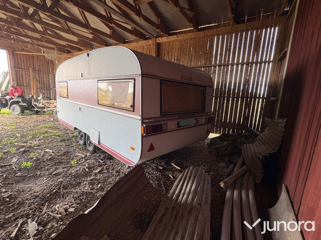 Husvagn - Kabe, Smaragd Grand Deluxe - Karavan: obrázek 4 Husvagn - Kabe, Smaragd Grand Deluxe - Karavan: obrázek 4