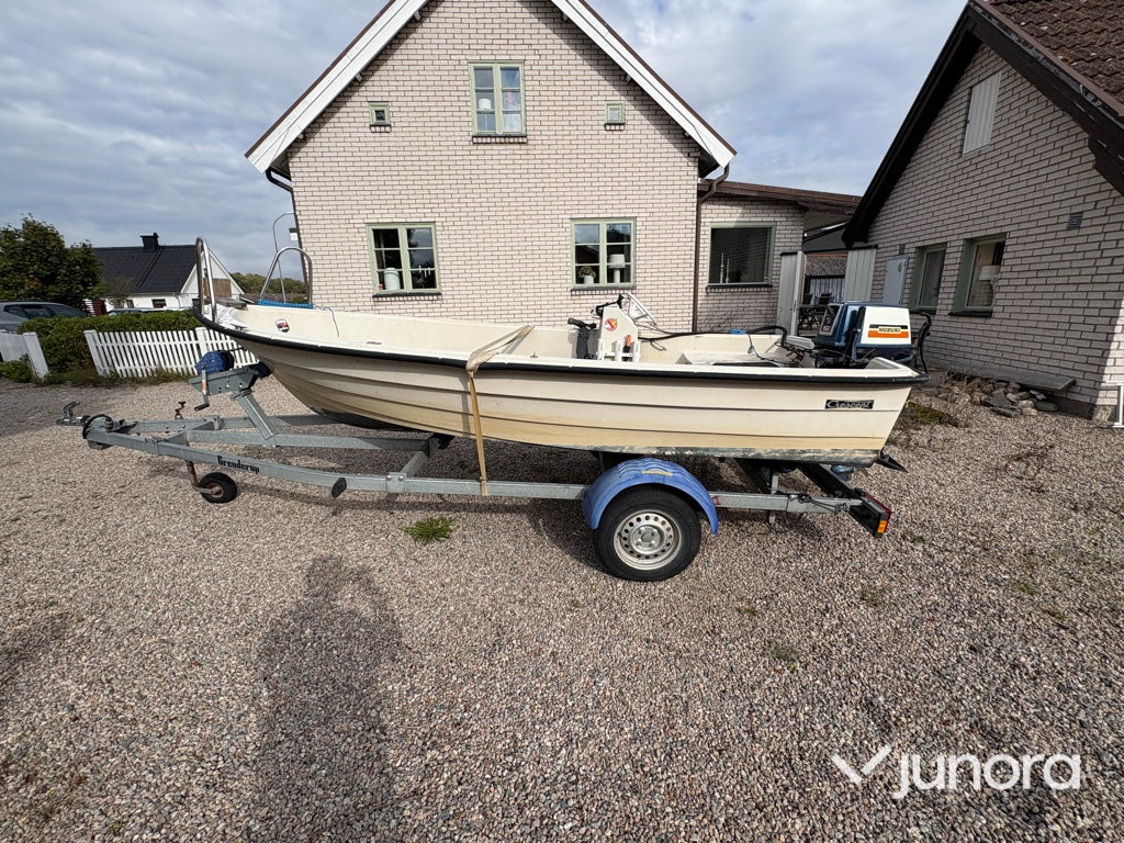 Båt + Trailer - Crescent 415d, Brenderup, 80km - Jiná technika: obrázek 2 Båt + Trailer - Crescent 415d, Brenderup, 80km - Jiná technika: obrázek 2