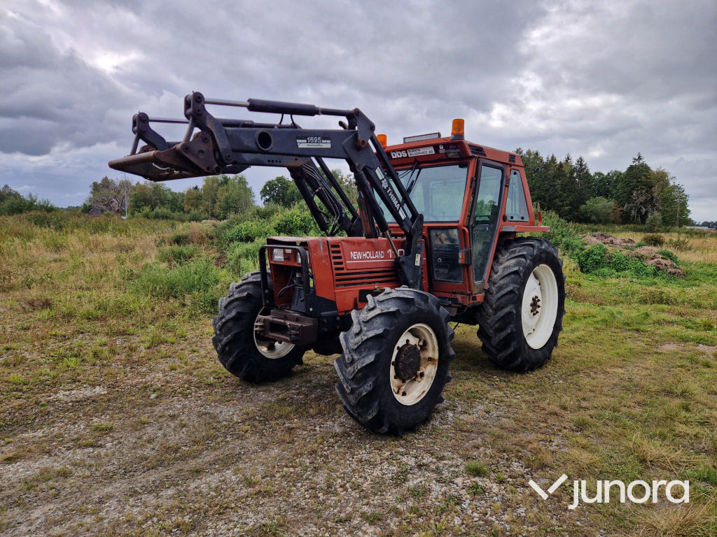 Traktor Lastartraktor New Holland 110-90: obrázek 1