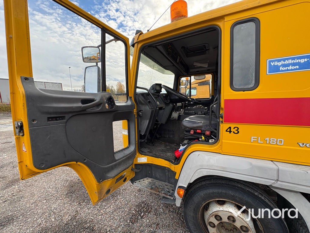 Nákladní automobil valníkový/ Plošinový Lastbil - Volvo FL611 4X2: obrázek 13