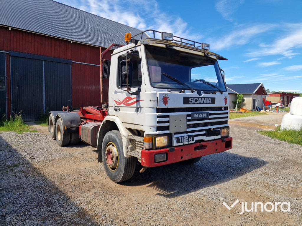 Lastväxlare Scania 112 H - Hákový nosič kontejnerů: obrázek 2 Lastväxlare Scania 112 H - Hákový nosič kontejnerů: obrázek 2