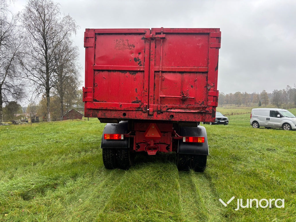Lastväxlare - Scania med flak 22m3 - Hákový/ Ramenový nosič přívěs: obrázek 4 Lastväxlare - Scania med flak 22m3 - Hákový/ Ramenový nosič přívěs: obrázek 4