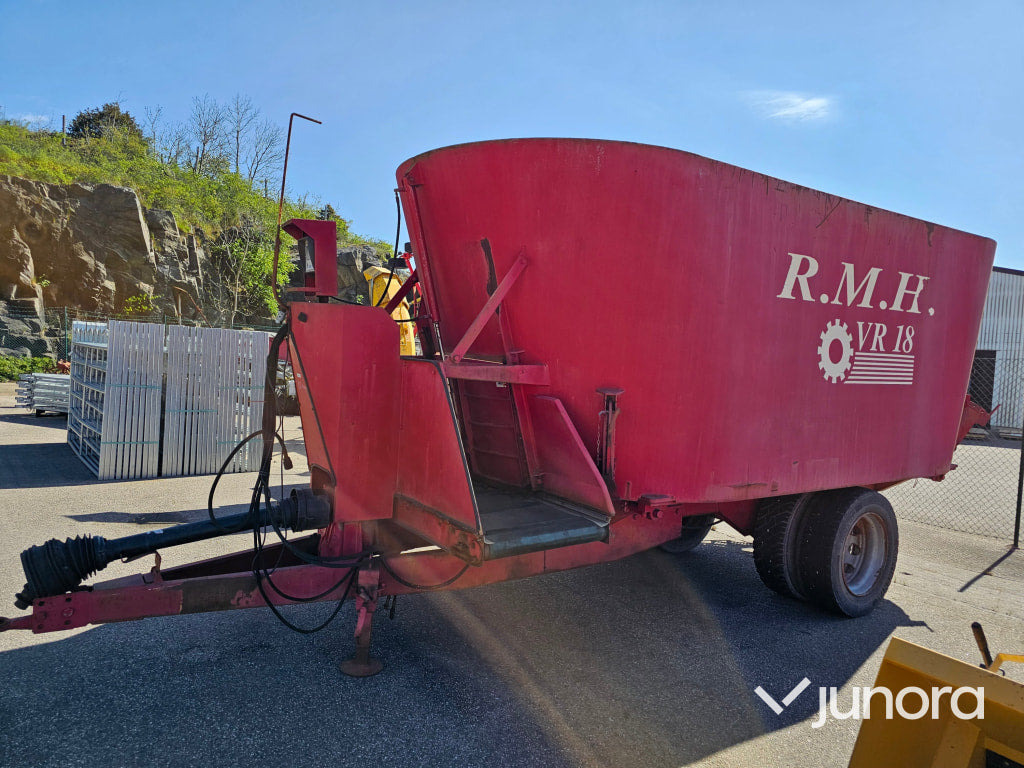 Mixervagn R.M.H VR18 - Krmný míchací vůz: obrázek 3 Mixervagn R.M.H VR18 - Krmný míchací vůz: obrázek 3