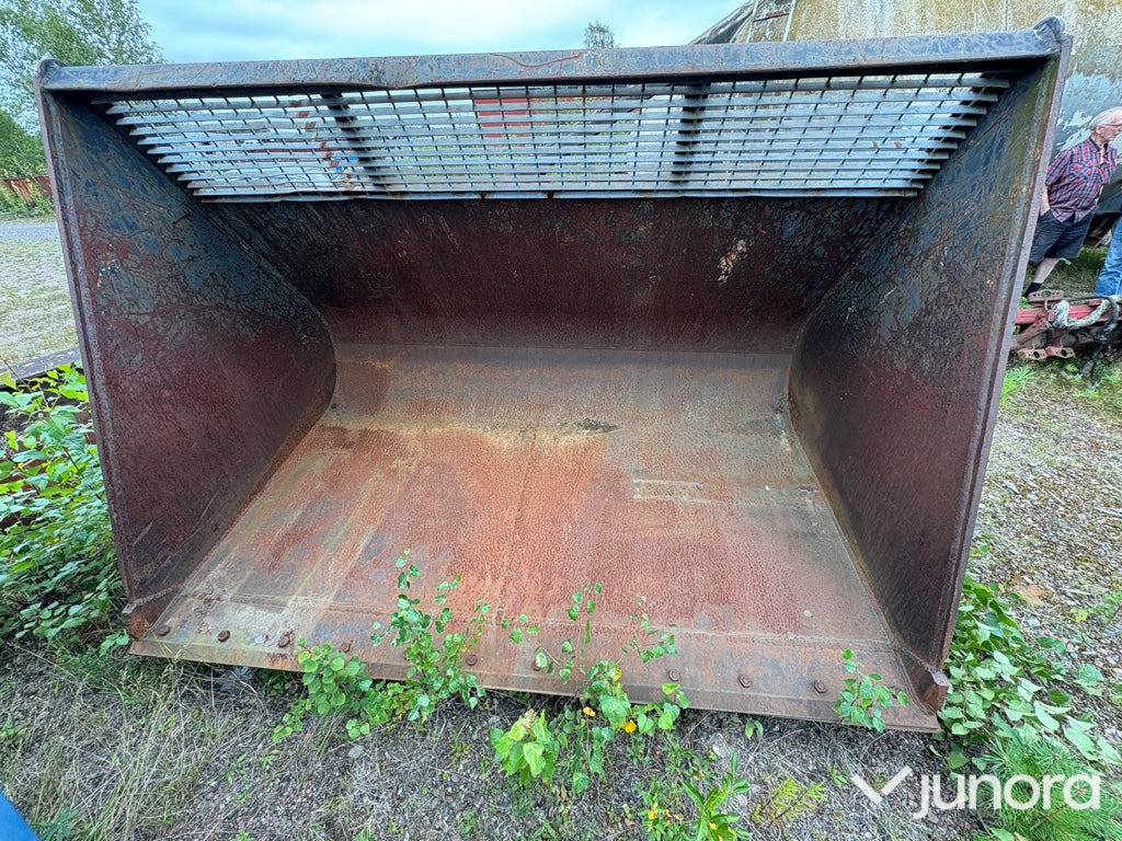 Skopa - Volvo BM - Nakládací lžíce: obrázek 1 Skopa - Volvo BM - Nakládací lžíce: obrázek 1