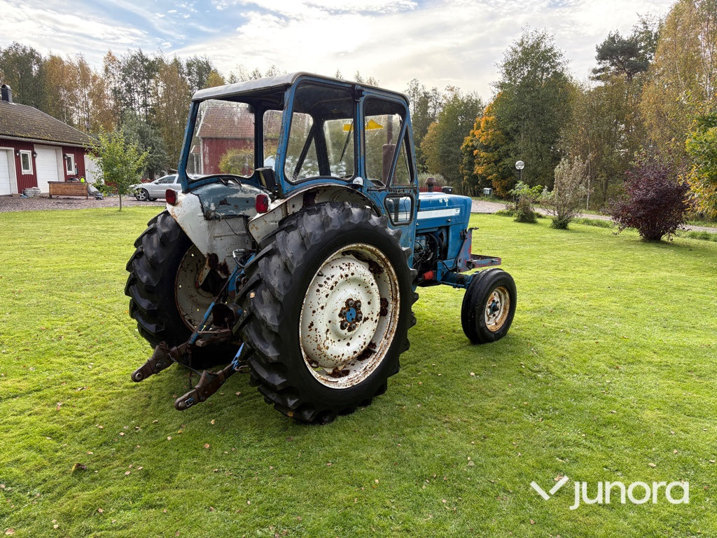 Traktor - Ford 4000 - Traktor: obrázek 4 Traktor - Ford 4000 - Traktor: obrázek 4