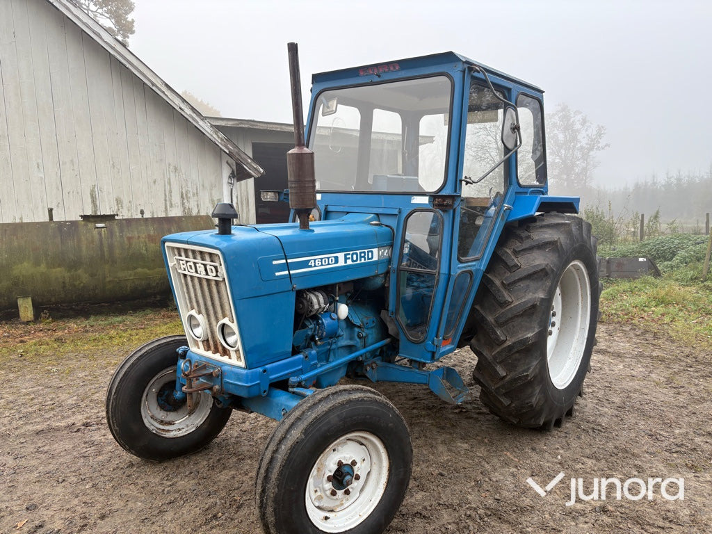 Traktor - Ford 4600 1976 - Traktor: obrázek 1 Traktor - Ford 4600 1976 - Traktor: obrázek 1