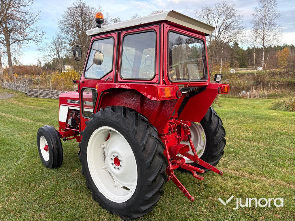 Traktor - International 444 - Traktor: obrázek 3 Traktor - International 444 - Traktor: obrázek 3