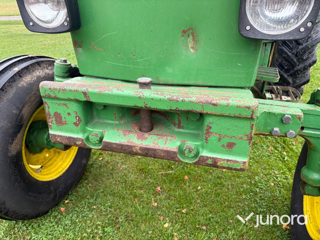 Traktor John Deere 2250 - Traktor: obrázek 5 Traktor John Deere 2250 - Traktor: obrázek 5