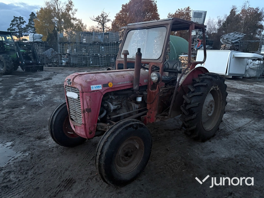 Traktor - Massey Ferguson 35X - Traktor: obrázek 2 Traktor - Massey Ferguson 35X - Traktor: obrázek 2