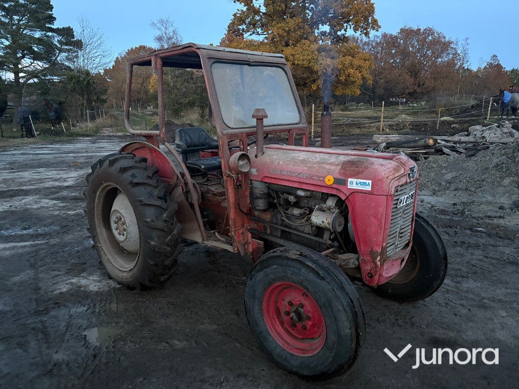 Traktor - Massey Ferguson 35X - Traktor: obrázek 4 Traktor - Massey Ferguson 35X - Traktor: obrázek 4