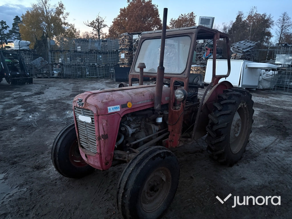 Traktor - Massey Ferguson 35X - Traktor: obrázek 1 Traktor - Massey Ferguson 35X - Traktor: obrázek 1