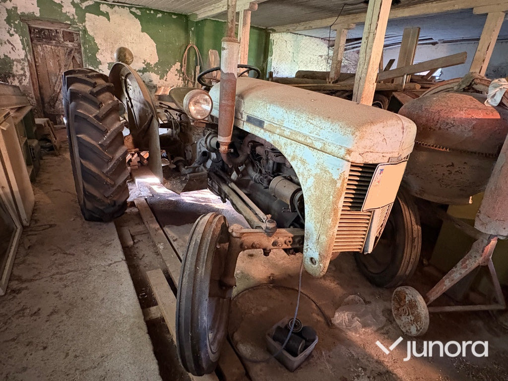 Traktor - Massey Ferguson, Grålle - Traktor: obrázek 3 Traktor - Massey Ferguson, Grålle - Traktor: obrázek 3