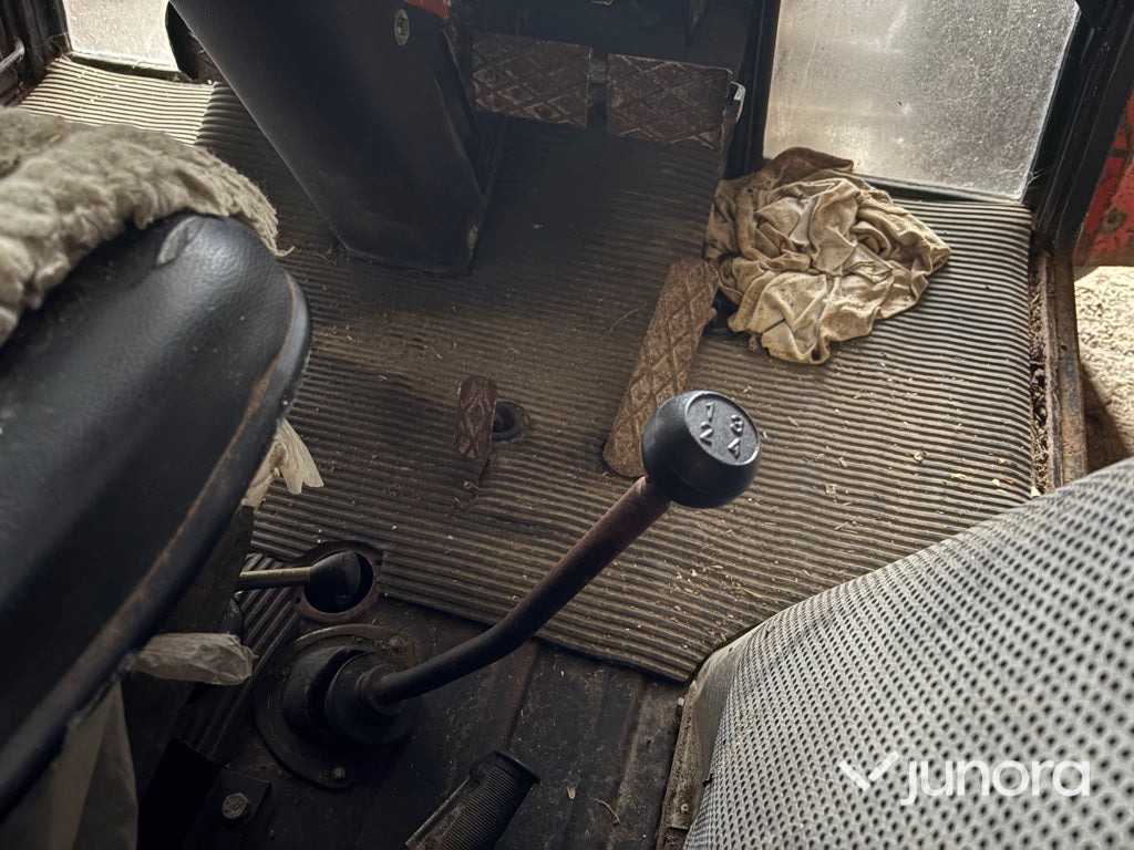 Traktor Traktor - Ursus 385 DE LUXE: obrázek 21