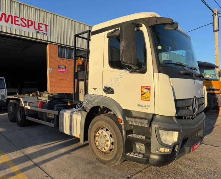 Mercedes Antos 2543 - Hákový nosič kontejnerů: obrázek 2 Mercedes Antos 2543 - Hákový nosič kontejnerů: obrázek 2