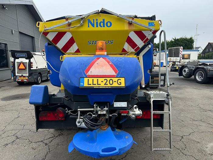 Nido Stratos B35K-30 ACLN-490 - Sypač písku/ Soli: obrázek 3 Nido Stratos B35K-30 ACLN-490 - Sypač písku/ Soli: obrázek 3