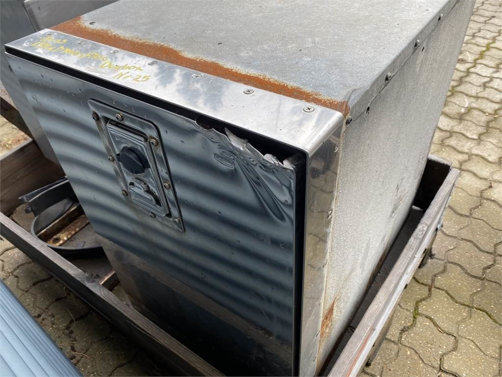 Danbox L480 x H710 x D700 mm - Karoserie a exteriér pro Nákladní auto: obrázek 1 Danbox L480 x H710 x D700 mm - Karoserie a exteriér pro Nákladní auto: obrázek 1