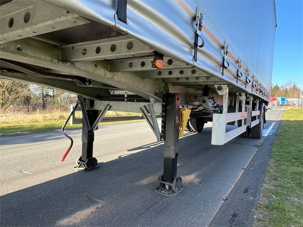 Hangler SES-H 250 RoadRunner RH 140 27-pallers - Gardintra - Plachtový návěs: obrázek 4 Hangler SES-H 250 RoadRunner RH 140 27-pallers - Gardintra - Plachtový návěs: obrázek 4