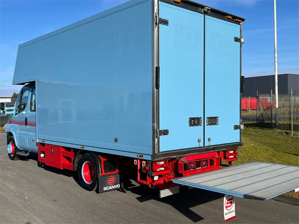 Iveco Daily 70C18 - dobbelt cab - Skříňový nákladní auto: obrázek 2 Iveco Daily 70C18 - dobbelt cab - Skříňový nákladní auto: obrázek 2