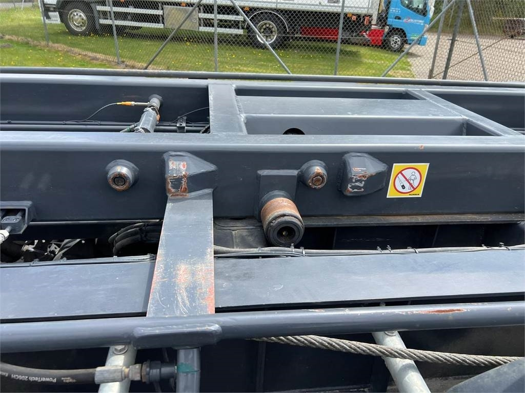MTDK KC 300 HMF 3 vejs wirehejs - Hákový/ Ramenový nosič přívěs: obrázek 4 MTDK KC 300 HMF 3 vejs wirehejs - Hákový/ Ramenový nosič přívěs: obrázek 4