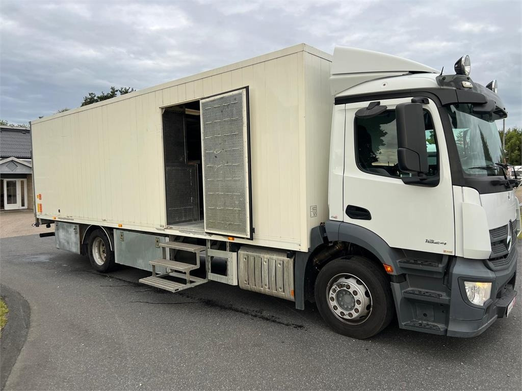 Mercedes-Benz Antos 1824 LnR - Skříňový nákladní auto: obrázek 1 Mercedes-Benz Antos 1824 LnR - Skříňový nákladní auto: obrázek 1