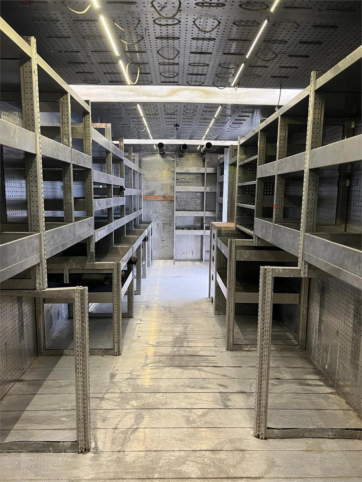 Mercedes-Benz Antos 1824 LnR - Skříňový nákladní auto: obrázek 2 Mercedes-Benz Antos 1824 LnR - Skříňový nákladní auto: obrázek 2