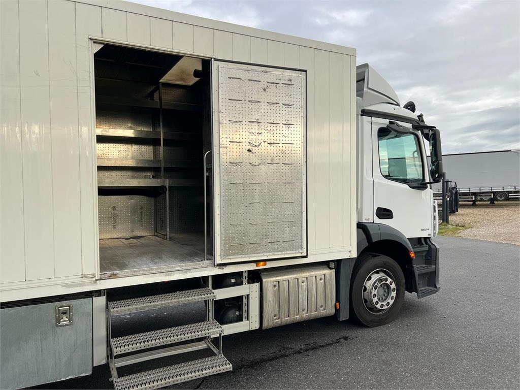 Mercedes-Benz Antos 1824 LnR - Skříňový nákladní auto: obrázek 4 Mercedes-Benz Antos 1824 LnR - Skříňový nákladní auto: obrázek 4