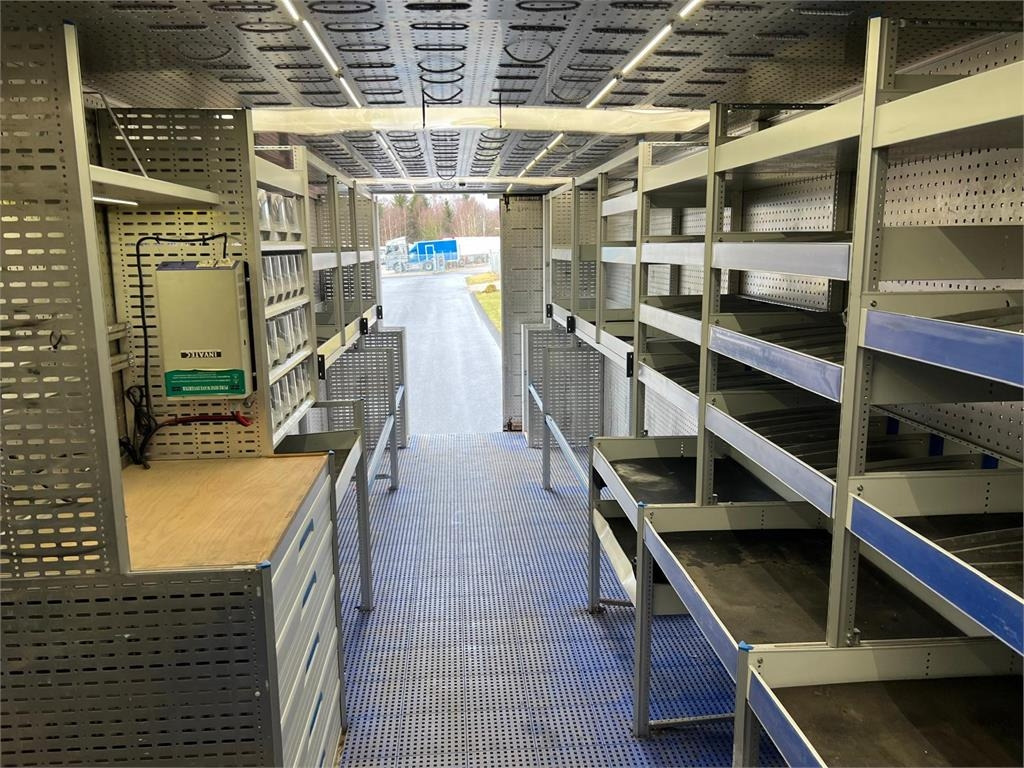 Mercedes-Benz Antos 1824 LnR - Skříňový nákladní auto: obrázek 4 Mercedes-Benz Antos 1824 LnR - Skříňový nákladní auto: obrázek 4