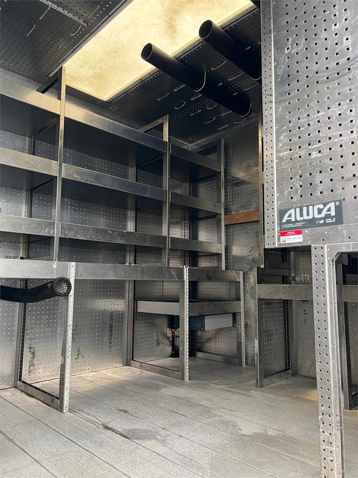 Mercedes-Benz Antos 1824 LnR - Skříňový nákladní auto: obrázek 5 Mercedes-Benz Antos 1824 LnR - Skříňový nákladní auto: obrázek 5