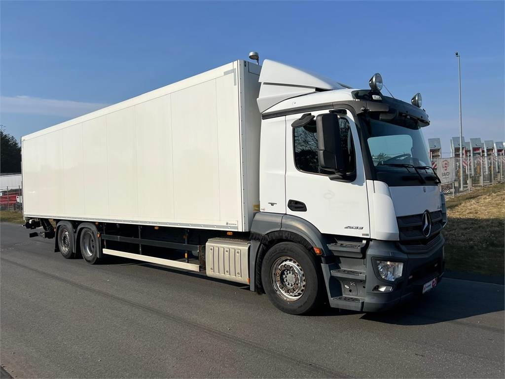Mercedes-Benz Antos 2533 L - Skříňový nákladní auto: obrázek 2 Mercedes-Benz Antos 2533 L - Skříňový nákladní auto: obrázek 2