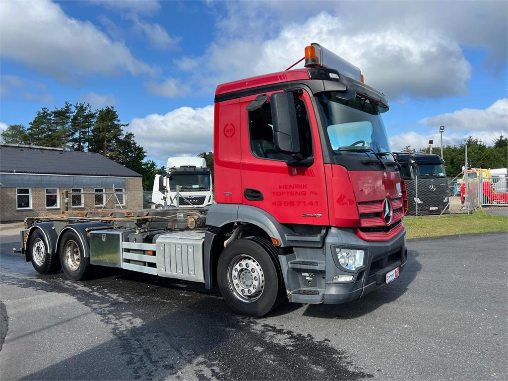 Mercedes-Benz Antos 2543 - Ramenový nosič kontajnerov: obrázek 3 Mercedes-Benz Antos 2543 - Ramenový nosič kontajnerov: obrázek 3