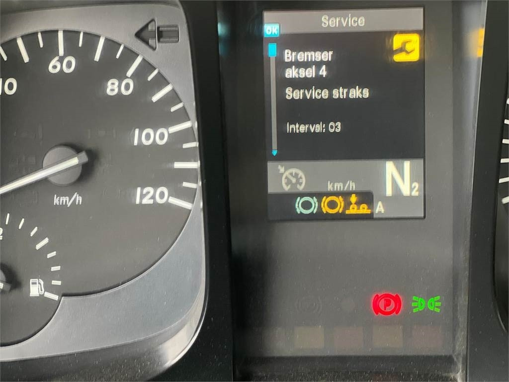 Mercedes-Benz Arocs 3251 - Hákový nosič kontejnerů: obrázek 3 Mercedes-Benz Arocs 3251 - Hákový nosič kontejnerů: obrázek 3