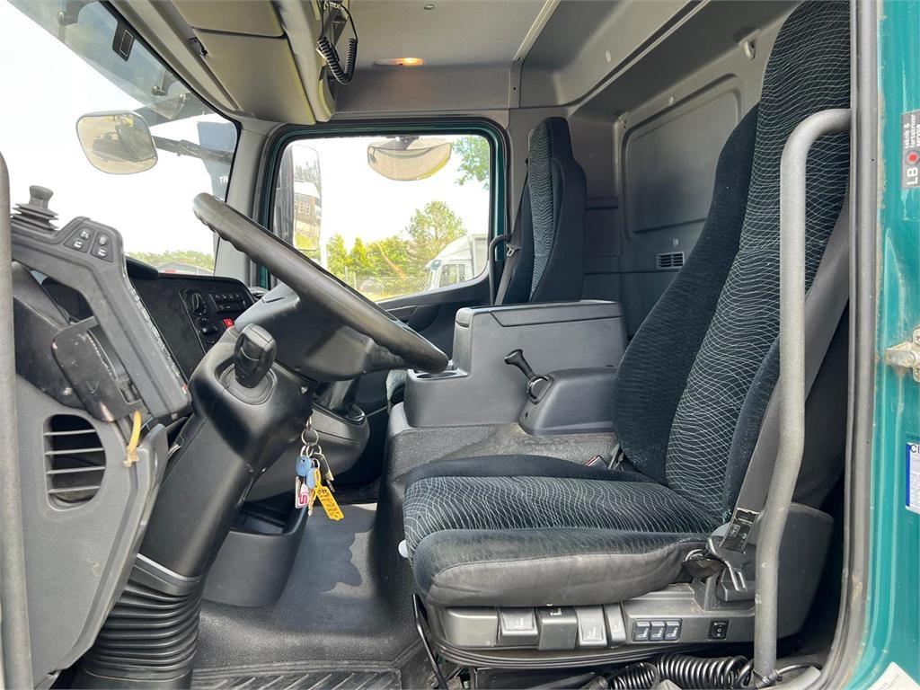 Mercedes-Benz Atego 1521 - Hákový nosič kontejnerů: obrázek 5 Mercedes-Benz Atego 1521 - Hákový nosič kontejnerů: obrázek 5