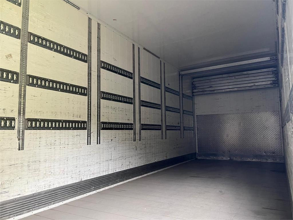 Mercedes-Benz Econic 1827 L - Skříňový nákladní auto: obrázek 4 Mercedes-Benz Econic 1827 L - Skříňový nákladní auto: obrázek 4