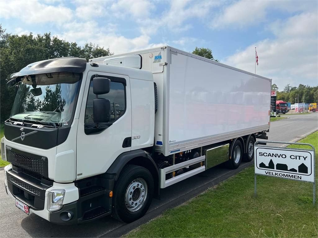 Skříňový nákladní auto Volvo FE320 6x2*4: obrázek 1