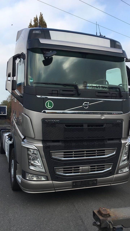 Volvo FH4 Globetrotter tagspoiler - Aerodynamika/ Spoilery pro Nákladní auto: obrázek 3 Volvo FH4 Globetrotter tagspoiler - Aerodynamika/ Spoilery pro Nákladní auto: obrázek 3