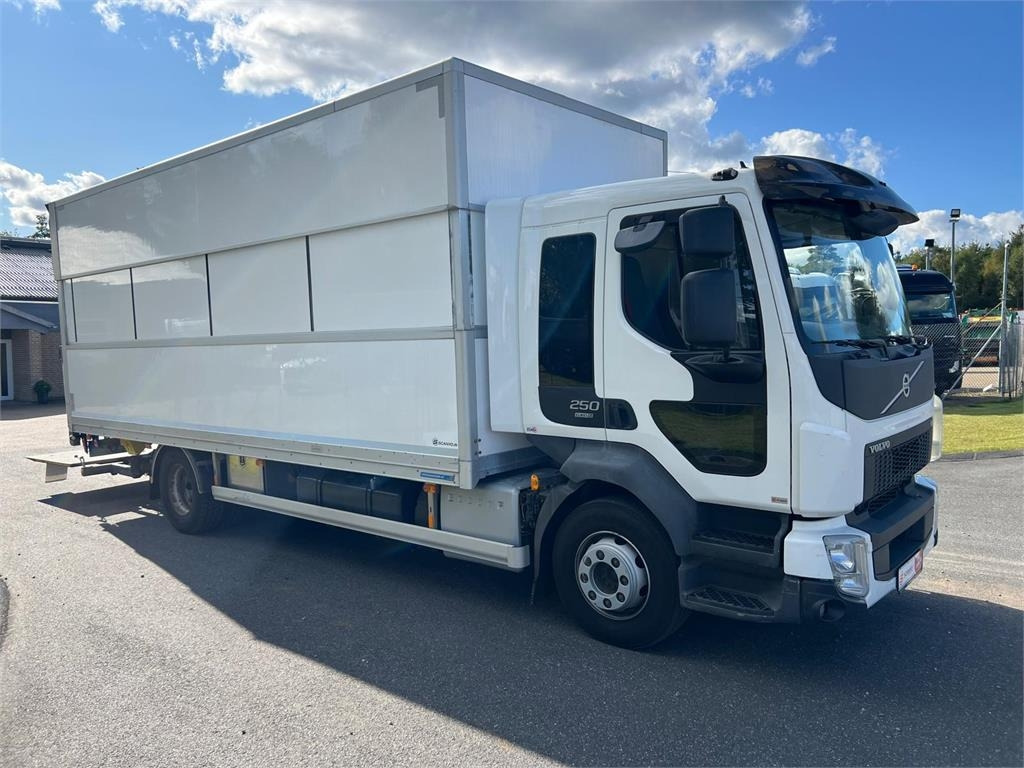 Volvo FL 250 16 ton - Skříňový nákladní auto: obrázek 4 Volvo FL 250 16 ton - Skříňový nákladní auto: obrázek 4