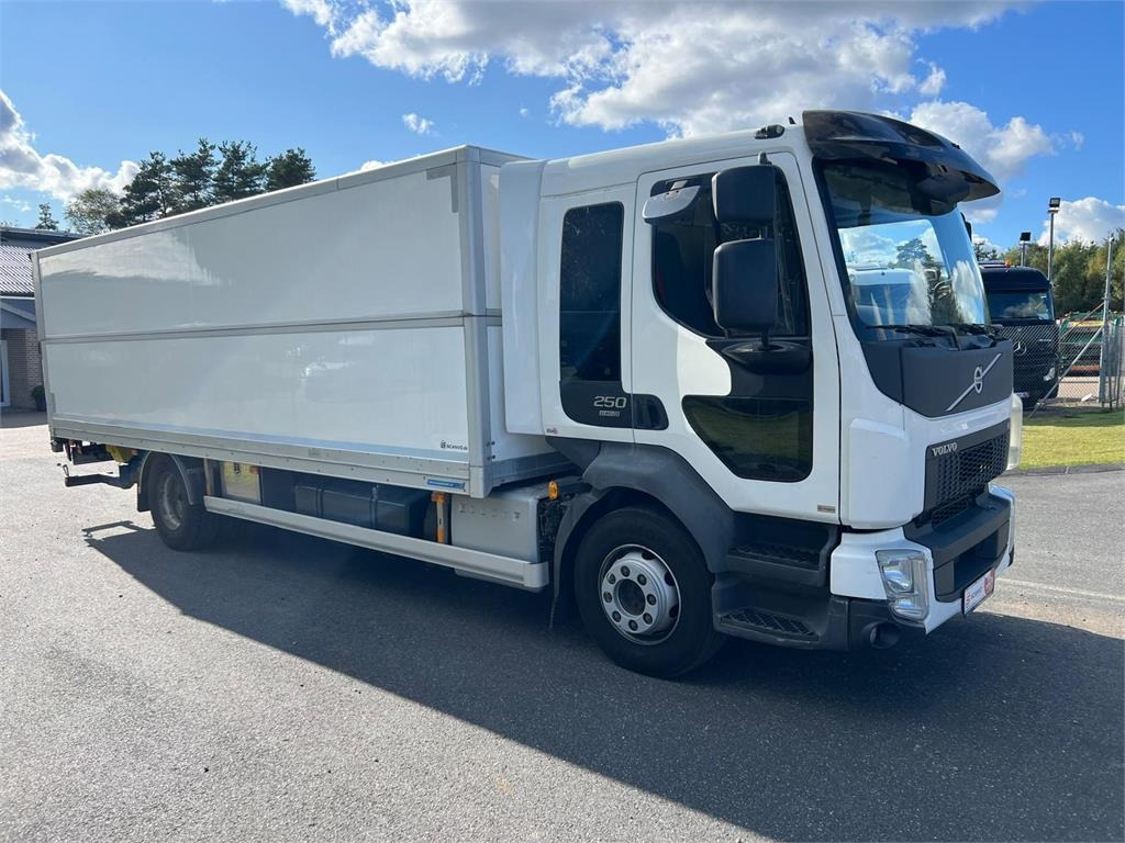 Volvo FL 250 16 ton - Skříňový nákladní auto: obrázek 3 Volvo FL 250 16 ton - Skříňový nákladní auto: obrázek 3