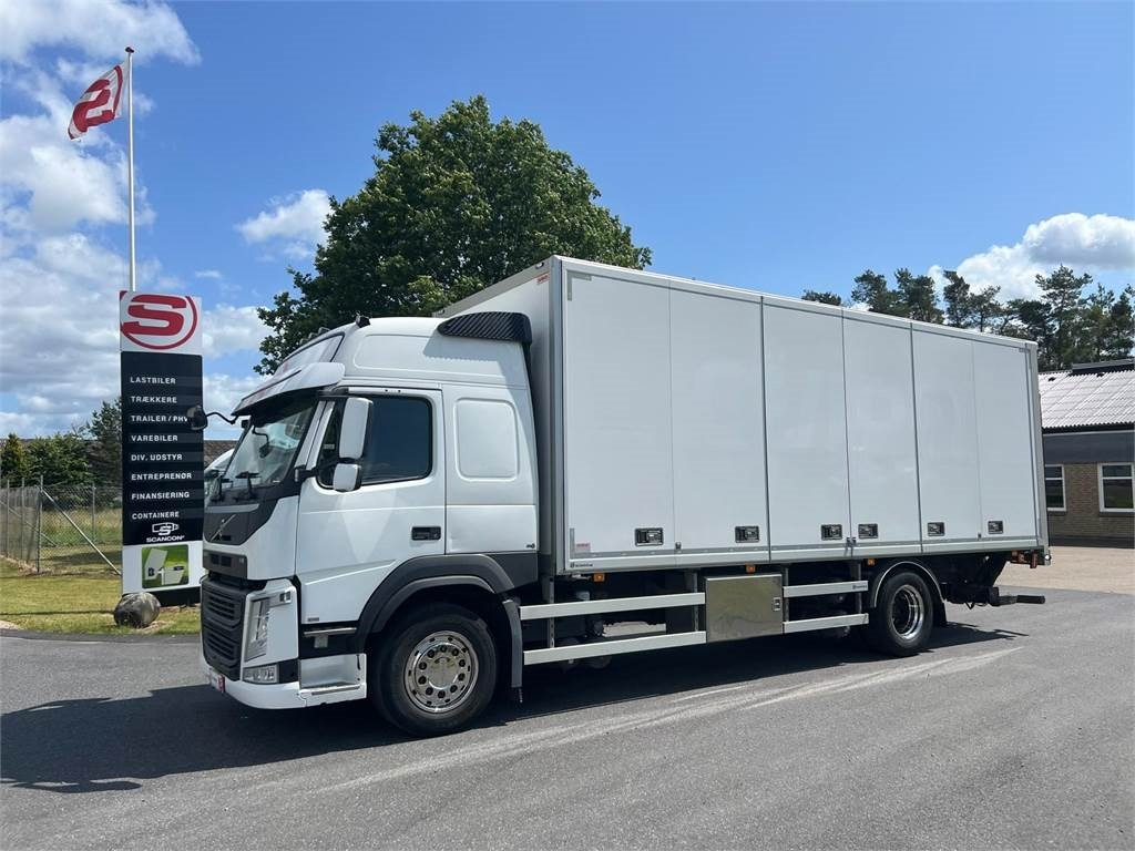 Volvo FM330 - Skříňový nákladní auto: obrázek 1 Volvo FM330 - Skříňový nákladní auto: obrázek 1