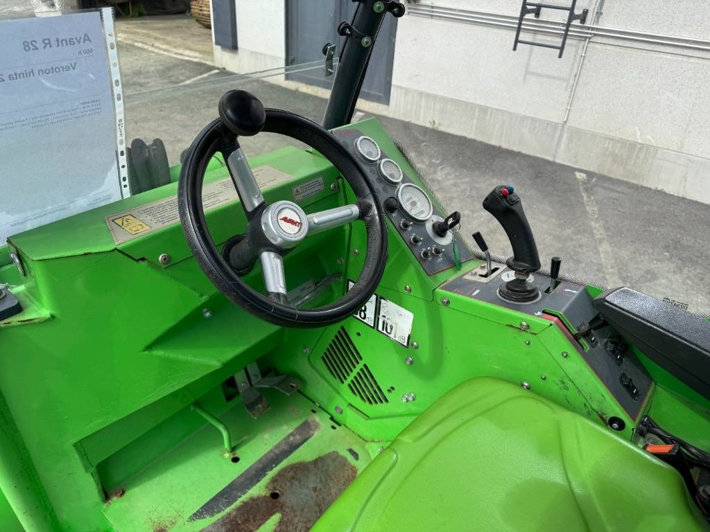 Kloubový nakladač Avant R 28 Vähän ajettu: obrázek 10