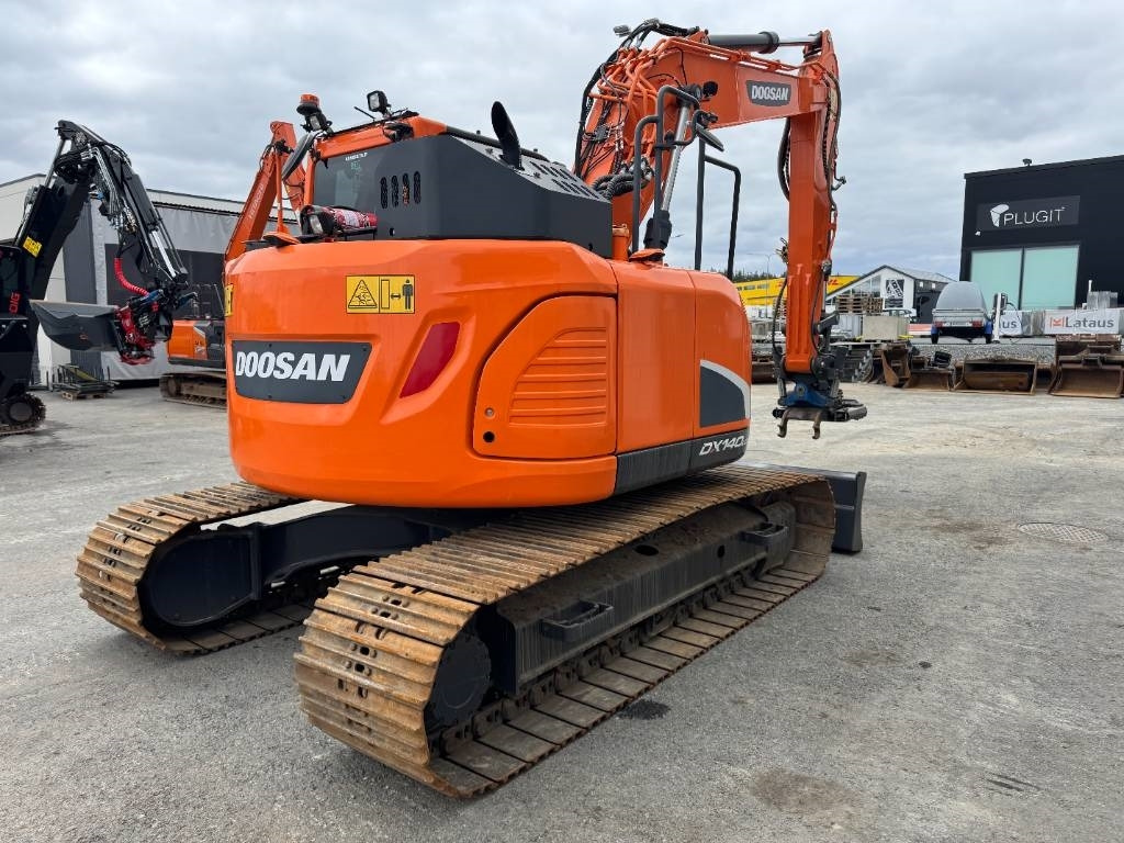 Doosan DX 140 LCR-5 Pyörittäjällä - Pásové rýpadlo: obrázek 5 Doosan DX 140 LCR-5 Pyörittäjällä - Pásové rýpadlo: obrázek 5