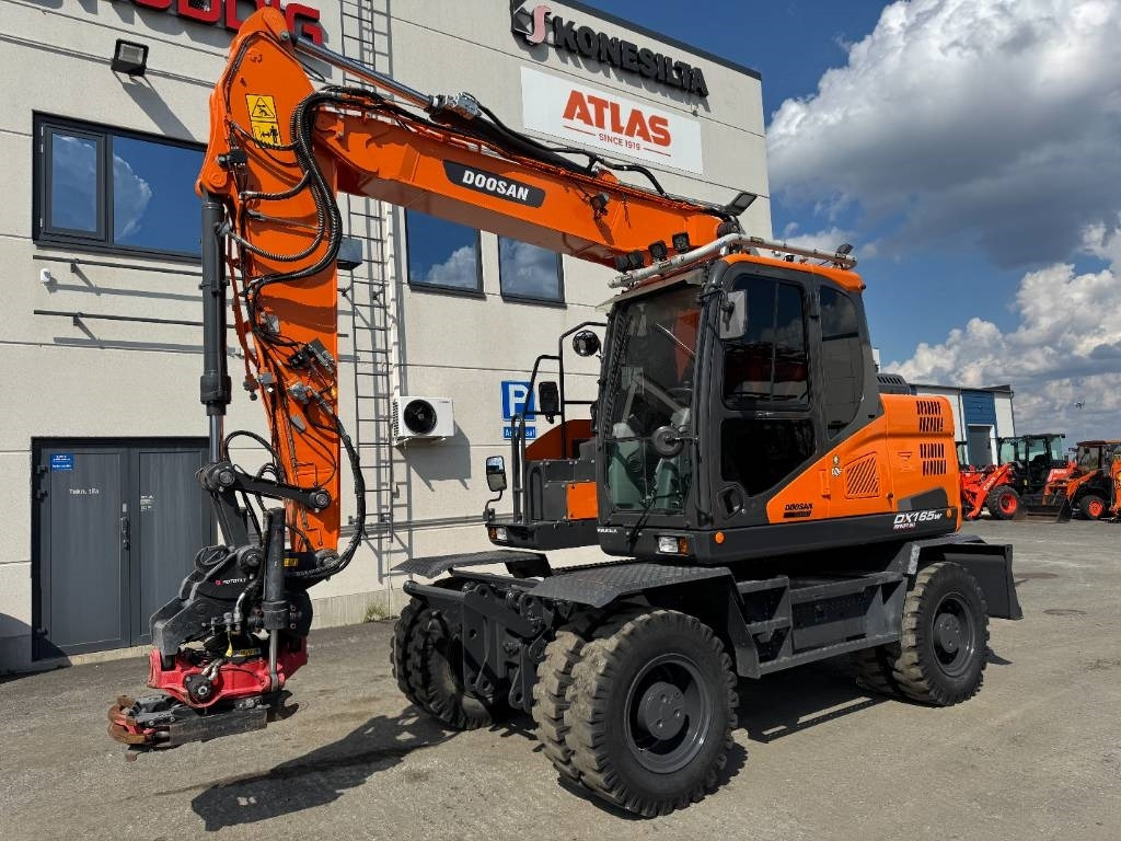 Doosan DX165W-5 PYÖRITTÄJÄLLÄ - Kolesové rýpadlo: obrázek 2 Doosan DX165W-5 PYÖRITTÄJÄLLÄ - Kolesové rýpadlo: obrázek 2