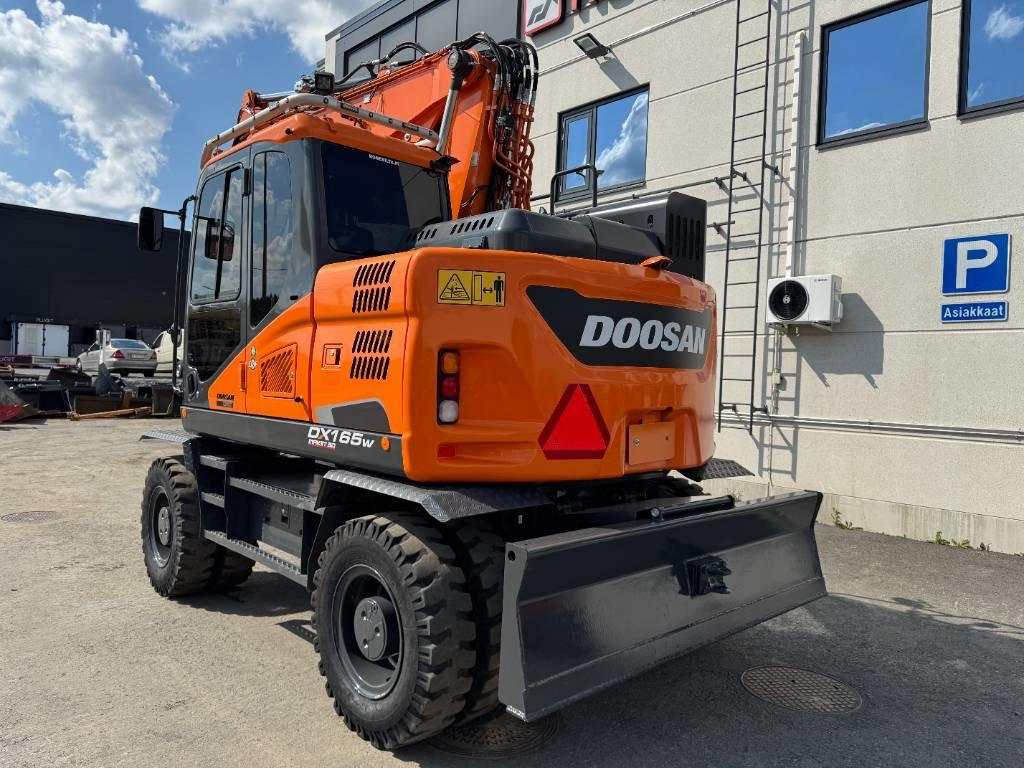 Doosan DX165W-5 PYÖRITTÄJÄLLÄ - Kolesové rýpadlo: obrázek 3 Doosan DX165W-5 PYÖRITTÄJÄLLÄ - Kolesové rýpadlo: obrázek 3