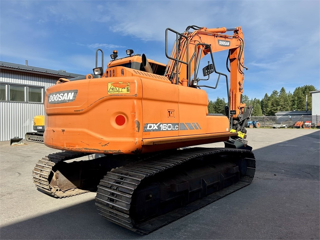 Doosan MYYTY!!SOLD!! DX160LC-3 KALLISTAJA+PYÖRITTÄJÄ  - Pásové rýpadlo: obrázek 4 Doosan MYYTY!!SOLD!! DX160LC-3 KALLISTAJA+PYÖRITTÄJÄ  - Pásové rýpadlo: obrázek 4