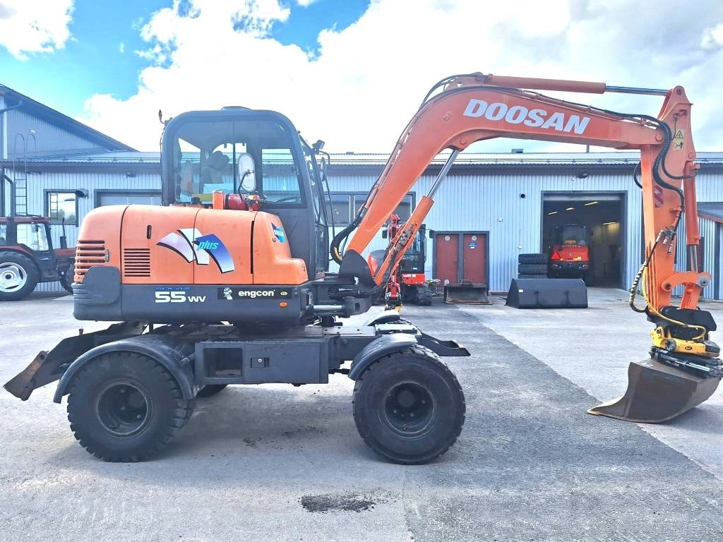 Doosan MYYTY! SOLD! S55W PYÖRITTÄJÄLLÄ - Kolesové rýpadlo: obrázek 5 Doosan MYYTY! SOLD! S55W PYÖRITTÄJÄLLÄ - Kolesové rýpadlo: obrázek 5