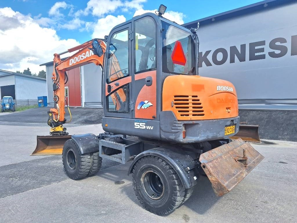 Doosan MYYTY! SOLD! S55W PYÖRITTÄJÄLLÄ - Kolesové rýpadlo: obrázek 2 Doosan MYYTY! SOLD! S55W PYÖRITTÄJÄLLÄ - Kolesové rýpadlo: obrázek 2