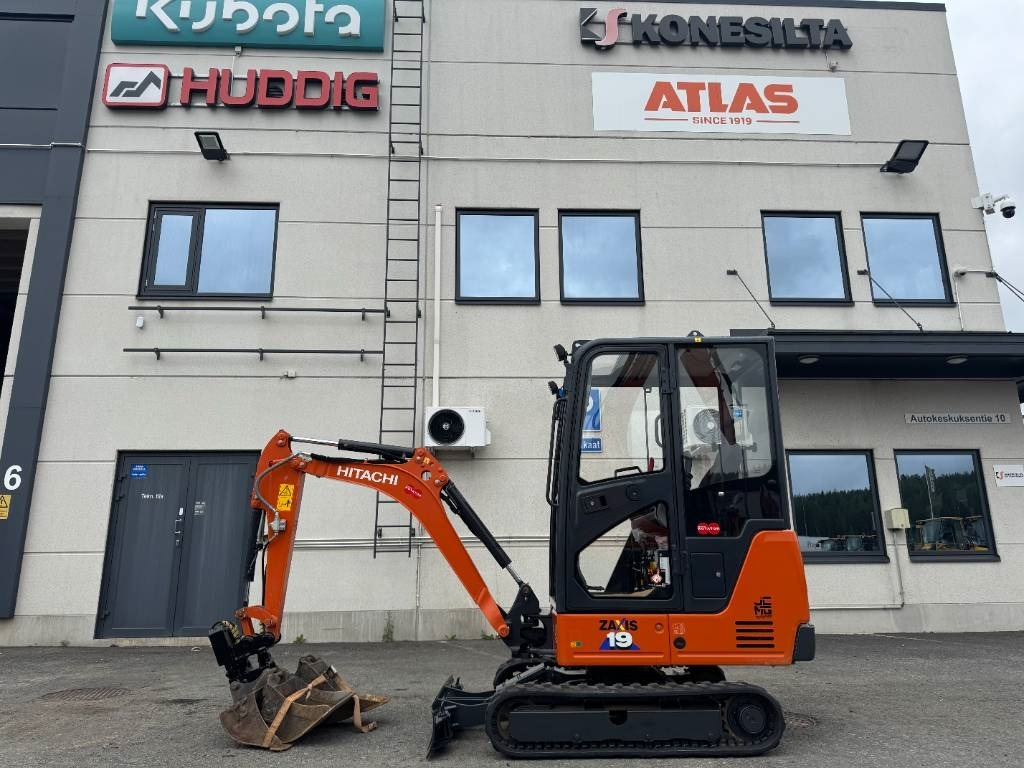 Hitachi ZX 19-6 CR - Mini rýpadlo: obrázek 1 Hitachi ZX 19-6 CR - Mini rýpadlo: obrázek 1